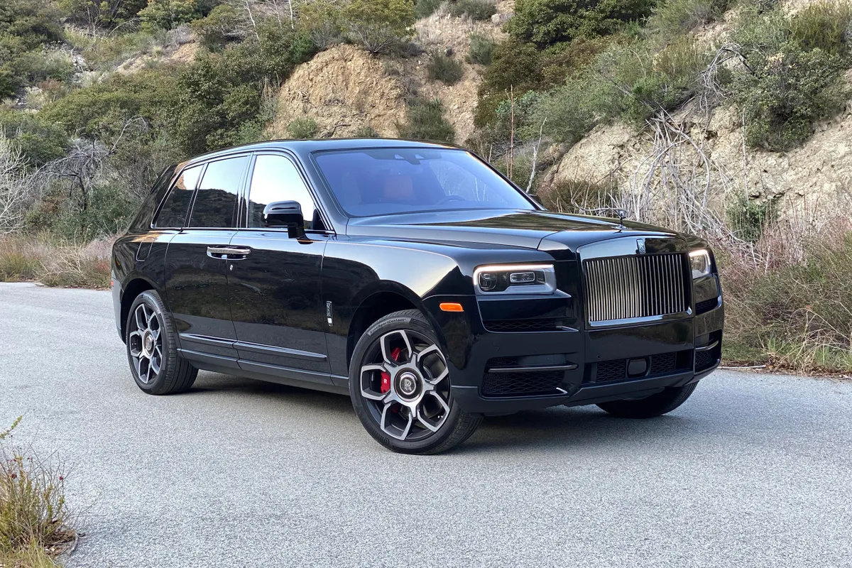 Rent Rolls Royce Cullinan in Dubai - Luxury Car Rental Dubai