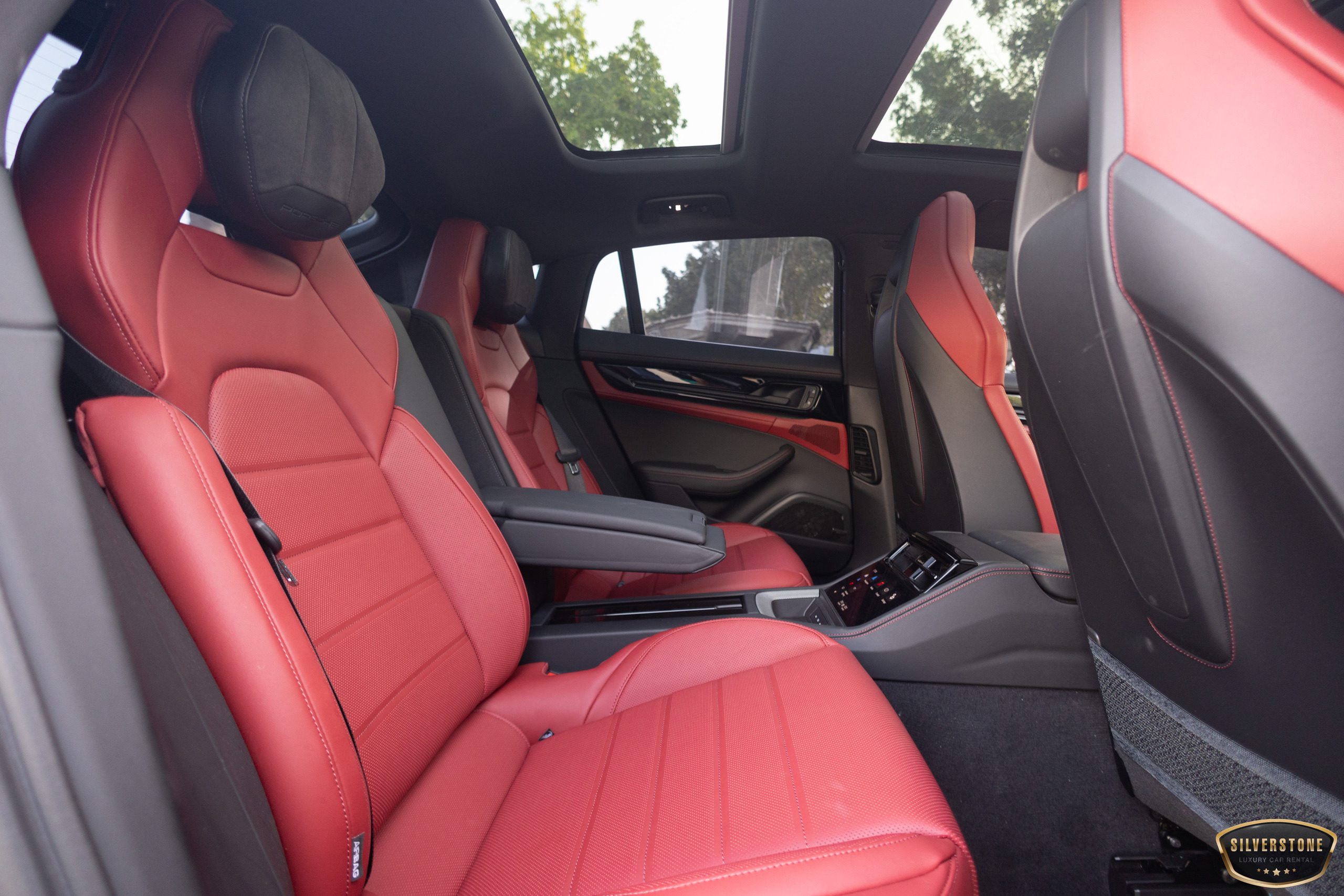 Porsche Panamera - Image 10