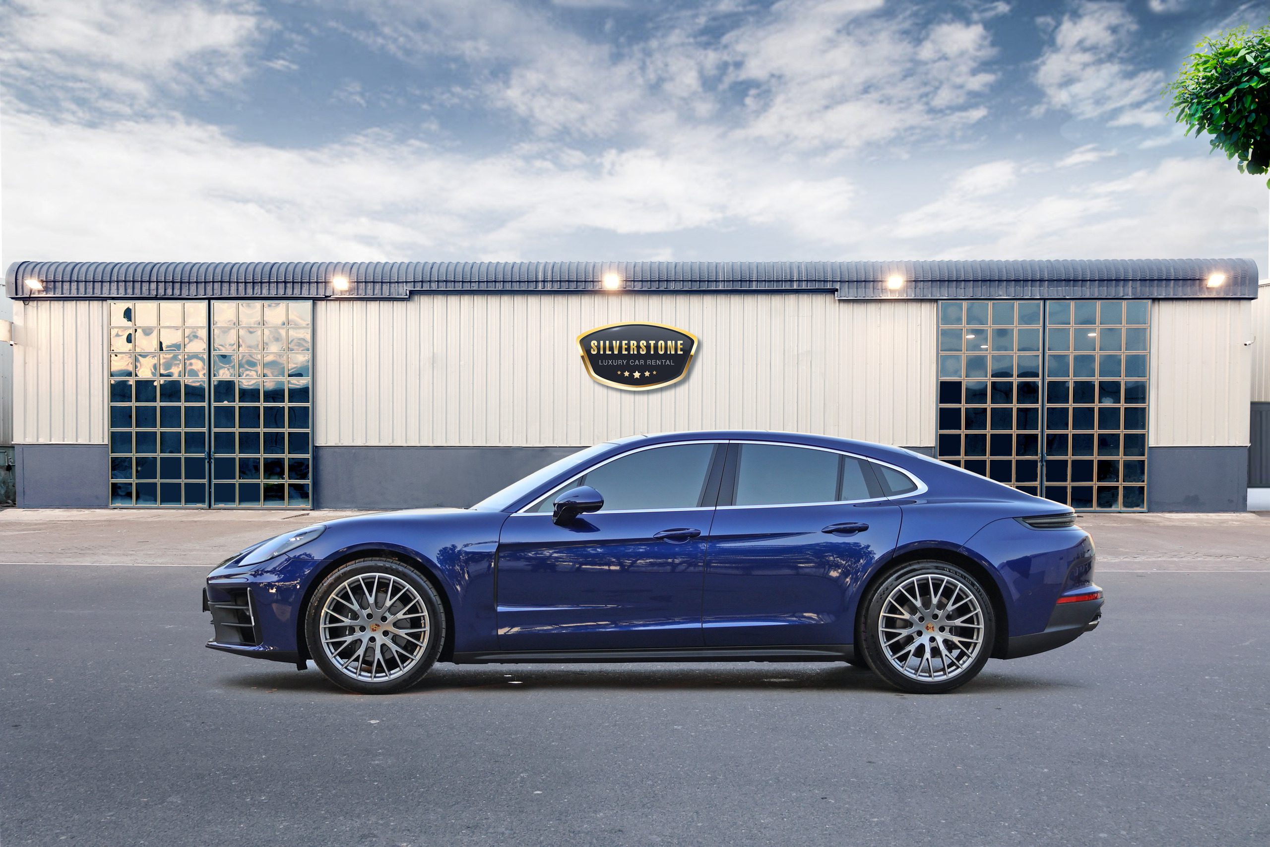 Porsche Panamera - Image 11