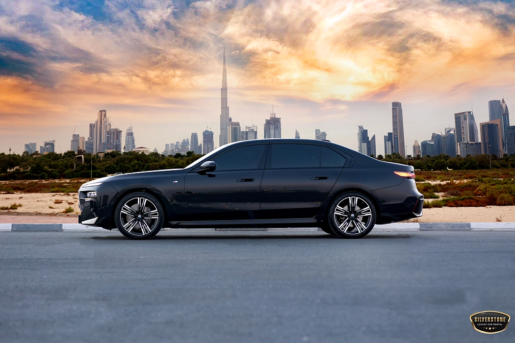 BMW 7 Series - Image 5