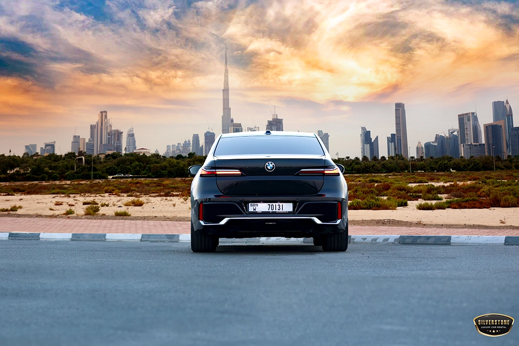 BMW 7 Series - Image 7